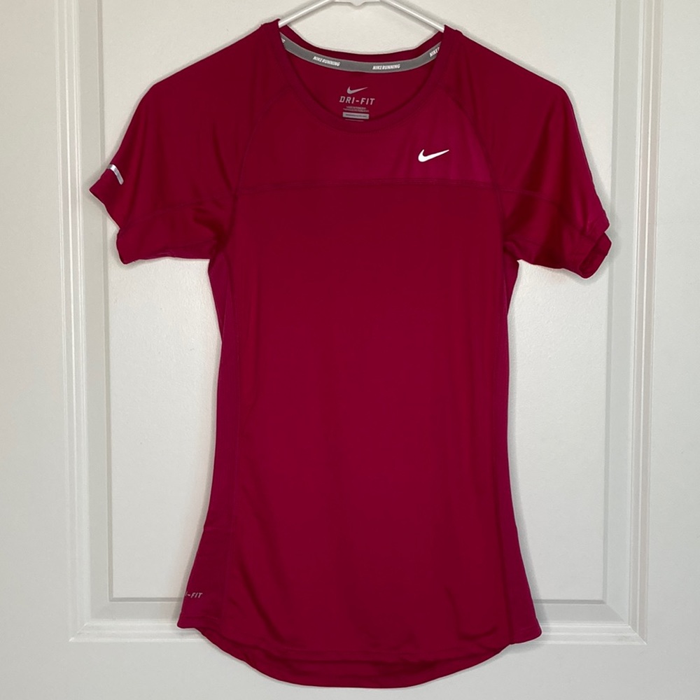 Nike | Miler Short Sleeve Running Shirt | Raspberry | Size XS